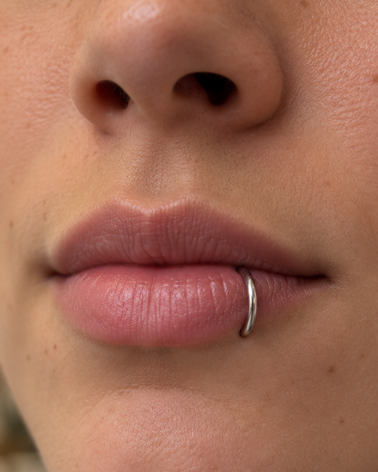 Side labret