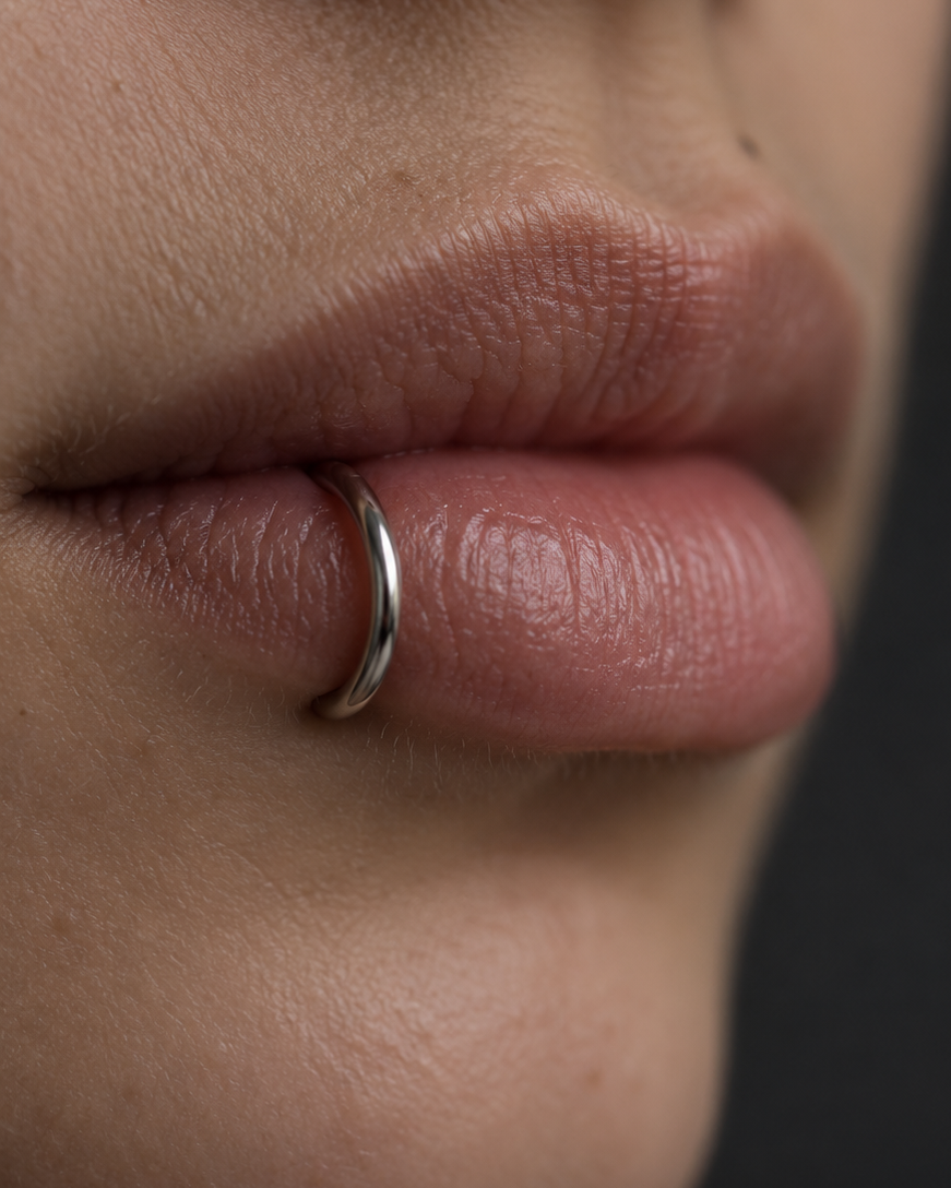 Side labret